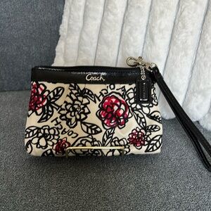 Coach Daisy Black Cream Scribble Floral Sateen Wristlet Purse